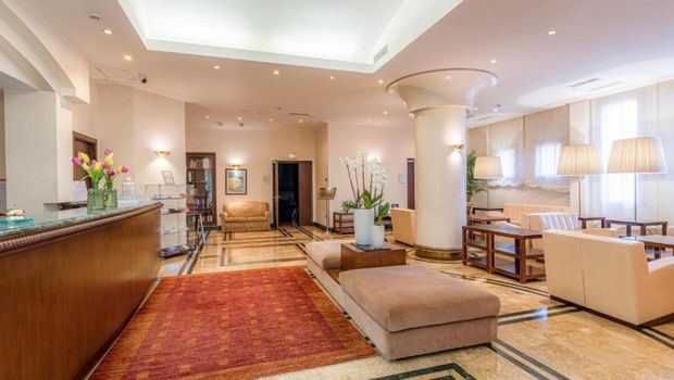 Cala del Porto Vibo Marina, Lobby