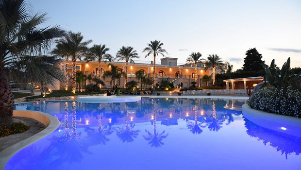 Pool des Hotels Masseria Casell in Italien 