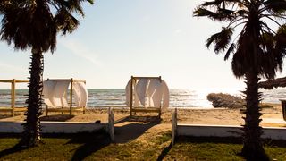 Brise weht am Strand von Albanien