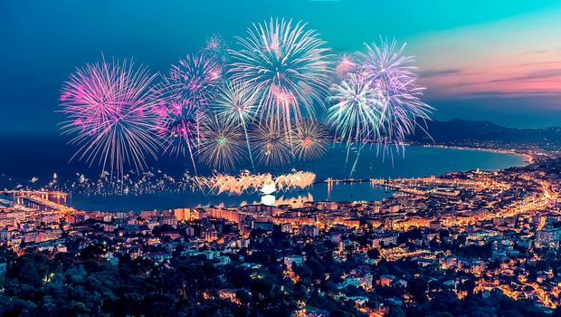 Feuerwerk über Cannes
