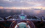 Queen Mary 2- Blick auf Heck in Abendstimmung