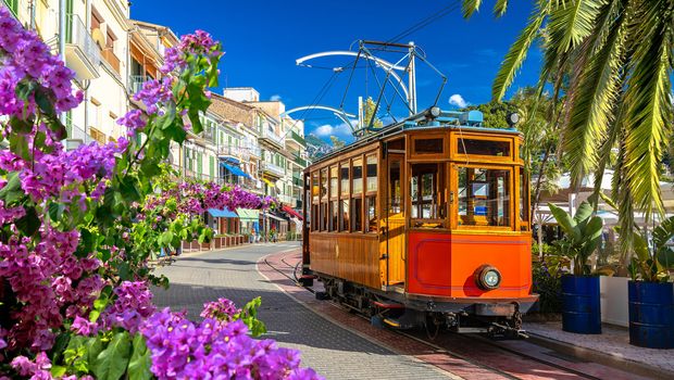 Mallorca, historische Straßenbahn in Port de Soller