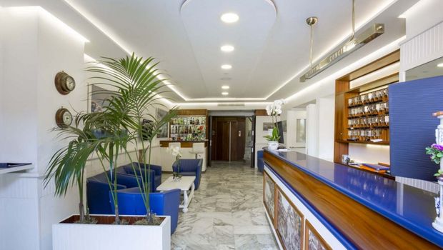 Lobby im Hotel Il Faro auf Sorrent in Italien