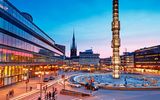 Skulptur am Sergels Torg_ Stockholm_Kristallvertikalaccent