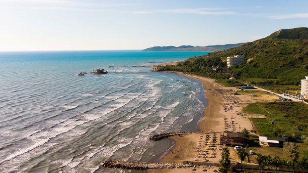 Adriastrand und Stadt Durres