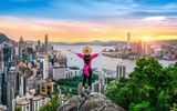 Blick auf Hong Kong - Touristin